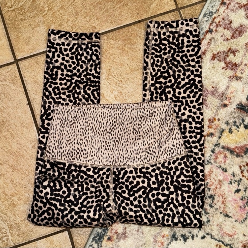 Lululemon Brown Cropped Wonder Under Animal Print Polka Dot Leggings 4 - Picture 4 of 4